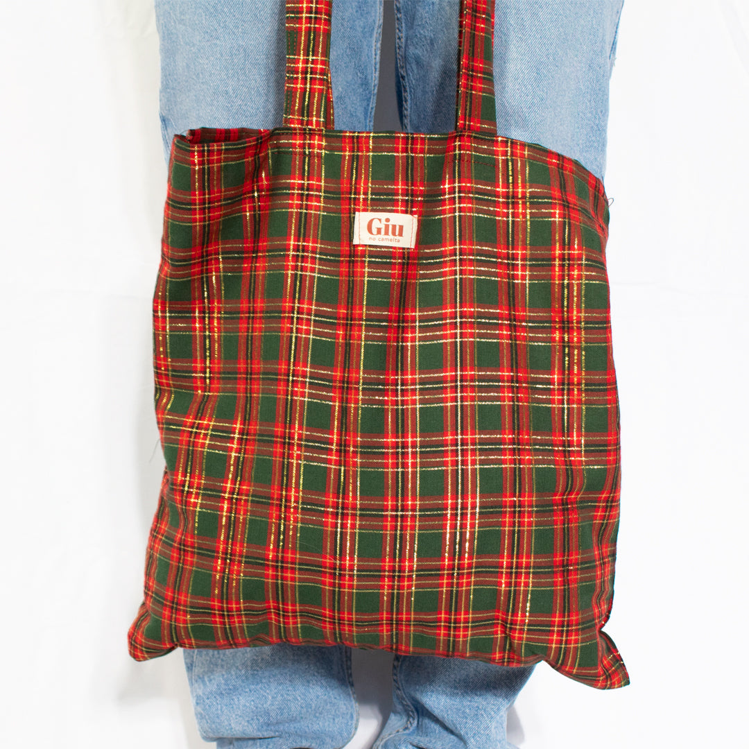 Giu_Tote_bag_ecossais_tartan_Vert_ Rouge_dore_fait_main_france_taille_grand_1