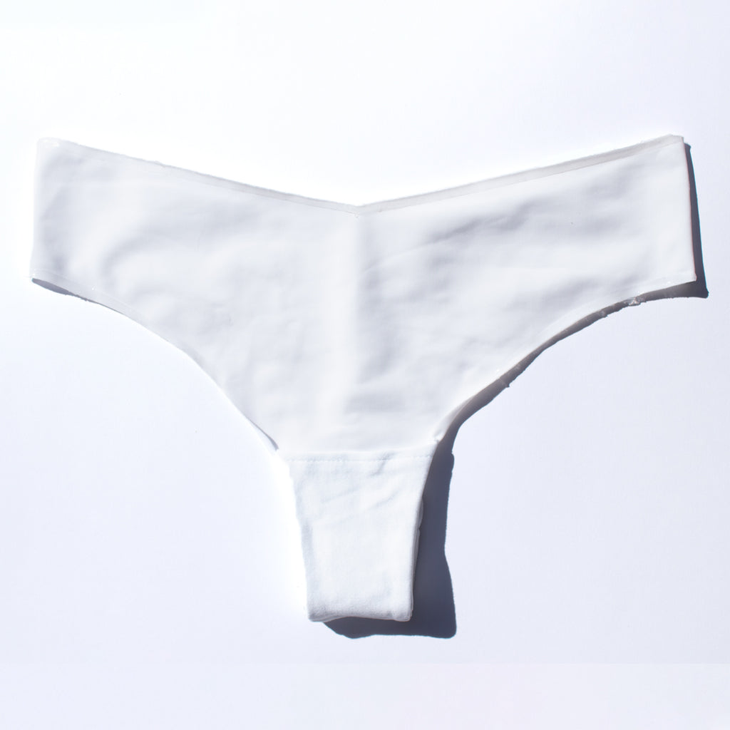 Nolyna_Silicone_tanga_seconde_peau_blanc_France_invisible_doux_couture_invisible_silhouette_tissus_Certifé_Hypoallergénique_maintien_parfait_zero_marque_Giu_2