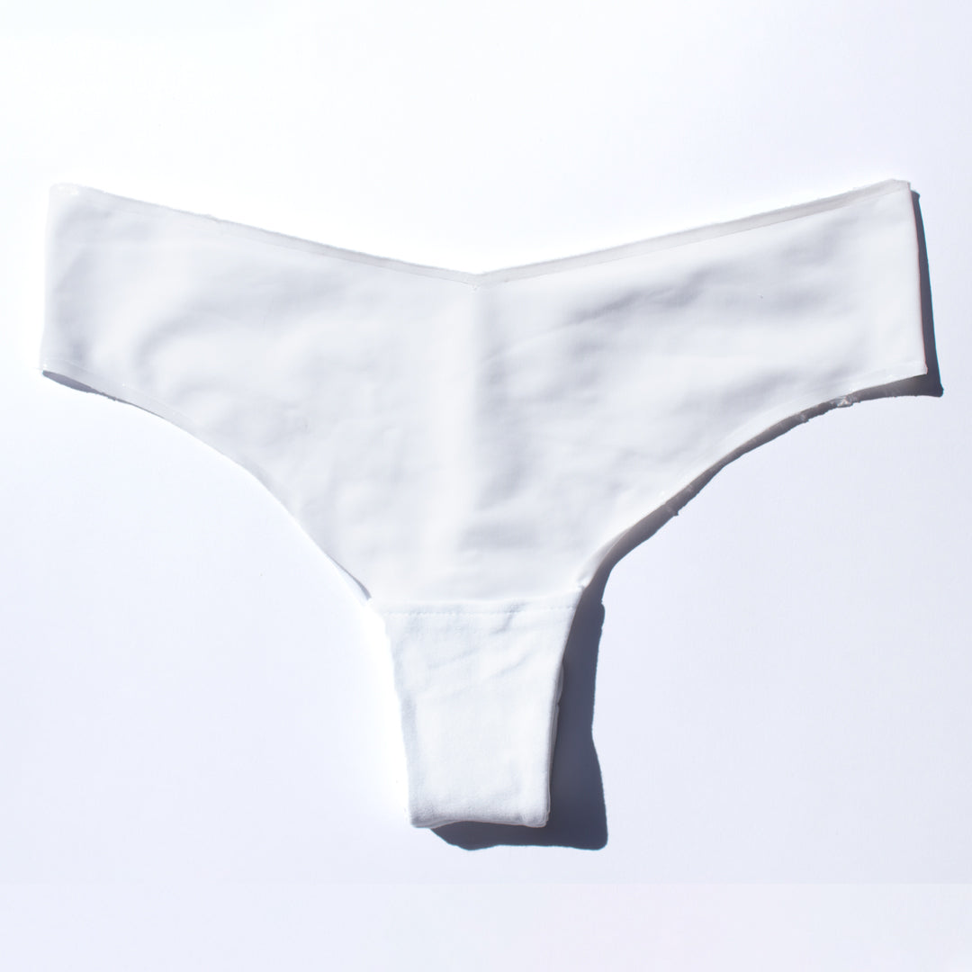 Nolyna_Silicone_tanga_seconde_peau_blanc_France_invisible_doux_couture_invisible_silhouette_tissus_Certifé_Hypoallergénique_maintien_parfait_zero_marque_Giu_2